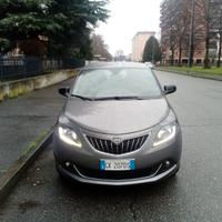Lancia Ypsilon Hybrid superaccessoriata
