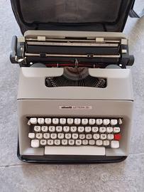 Macchina da scrivere Olivetti lettera 35