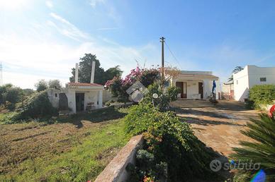 VILLA SINGOLA A OSTUNI