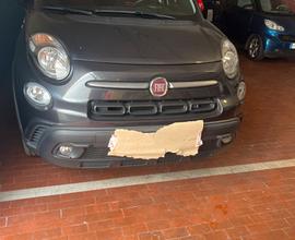 Berlina comoda spaziosa per famiglia