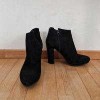 stivali con tacco neri 