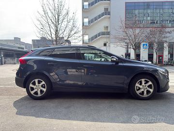 Volvo v40 cross country T3