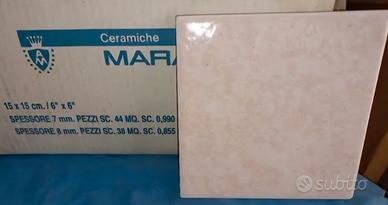 Piastrelle in  ceramica x rivestimento