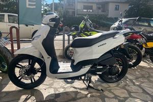 PEUGEOT KISBEE 125 - 2026 "PARABREZZA E BAULETTO"