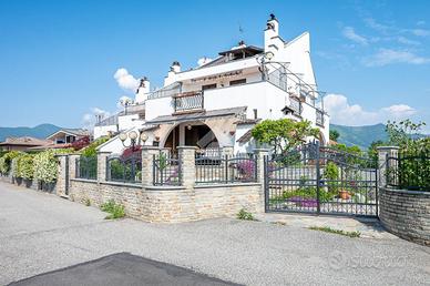 VILLA A SCHIERA A SAN GILLIO