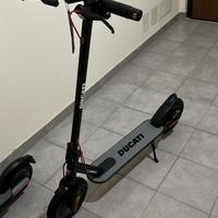 Monopattino elettrico ducati pro 1