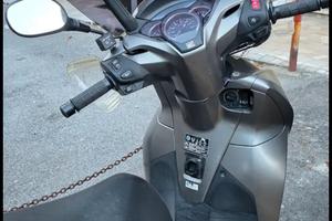 scooter sh300