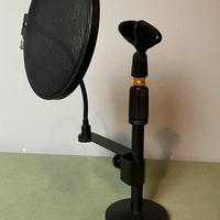 Supporto microfono podcast con antipop