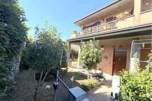 Villetta a Schiera in Paramano con Giardino Privat
