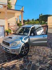Toyota RAV4 2.0 D-4D (2003)