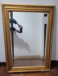 SPECCHIO CON CORNICE IN LEGNO ORO