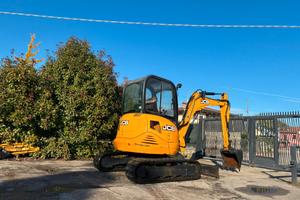 E32 Escavatore 35 q JCB 8035