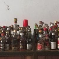 Bottiglie whisky, grappa e liquori mignon
