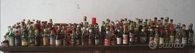 Bottiglie whisky, grappa e liquori mignon