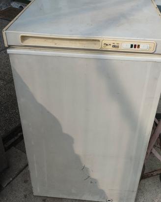 Freezer a pozzetto perfettamente funzionante 