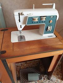 Macchina per cucire Singer 744
