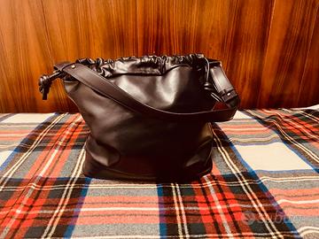 Borsa secchiello Mario Valentino pelle blu notte