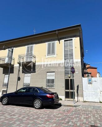 CASA SEMI-INDIPENDENTE RISTRUTTURATA CON GIARDINO!