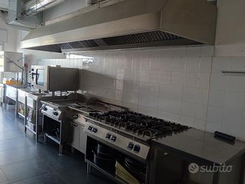 cucina completa e attrezzature