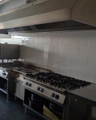 cucina completa e attrezzature