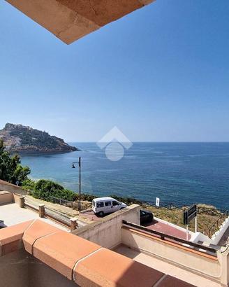 2 LOCALI A CASTELSARDO