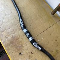 Manubrio race face carbon