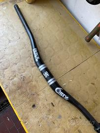 Manubrio race face carbon