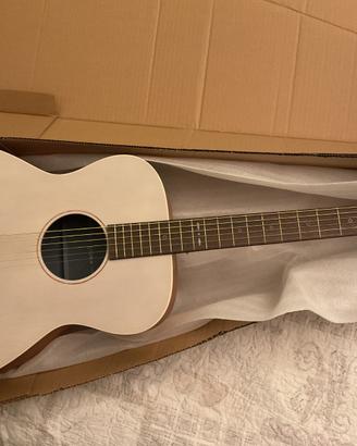 Chitarra acustica Yamaha storia NUOVA