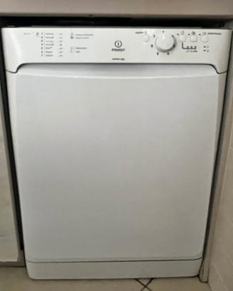 lavastoviglie indesit 