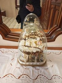 Cupola in vetro con Maria bambina