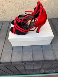Scarpe da ballo latino raso rosse