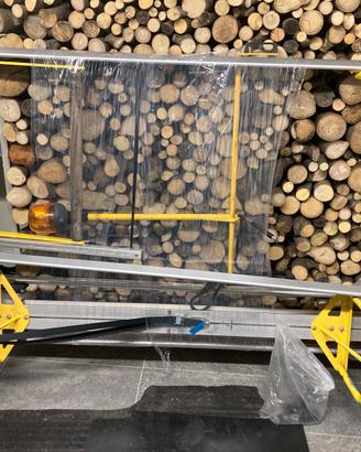 Portascala e scaffalature per allestimento fiorino