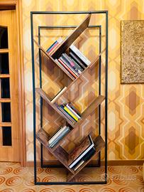 Libreria in stile industriale autoportante