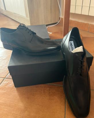Scarpe eleganti mellusso numero 42
