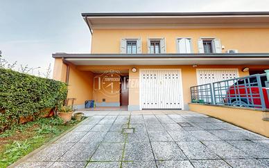 Soluzione indipendente con giardino privato ed aut