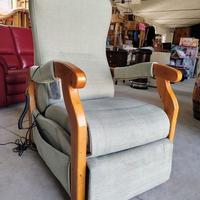 Poltrona relax alzapersona con due motori