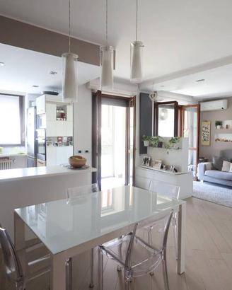Appartamento di 90 m² con 3 locali e box auto a Mi