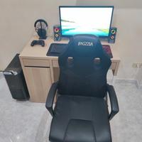 PC da gaming/studio, monitor, sedia, cuffie etc...