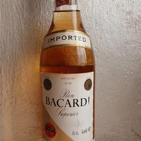 Antica bottiglia Rum Bacardi