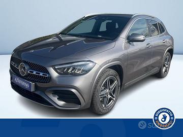 Mercedes-Benz GLA 250 E PLUG-IN HYBRID AUTOMA...