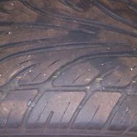  6 gomme 235/45/17...