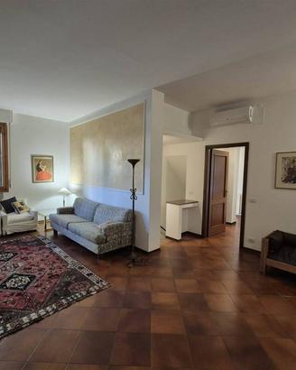 Appartamento di 136 m² con 5 locali e box auto a F
