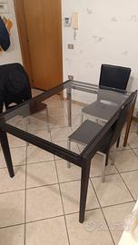 Tavolo in ferro con vetro