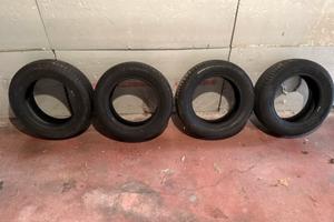 4 pneumatici estivi auto Pirelli