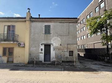 CASA SEMINDIPENDENTE A CHIETI