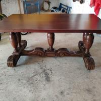 Tavolo in  legno massello in noce
