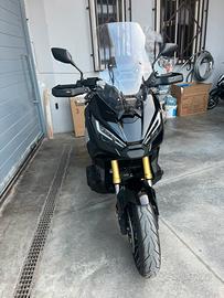 Xadv 750