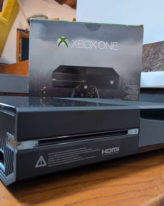Xbox One 500GB + 6 Giochi + Controller