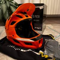 Casco mtb Met Parachute MCR