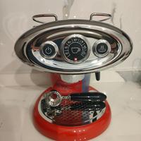 Macchina da caffè a capsule illy